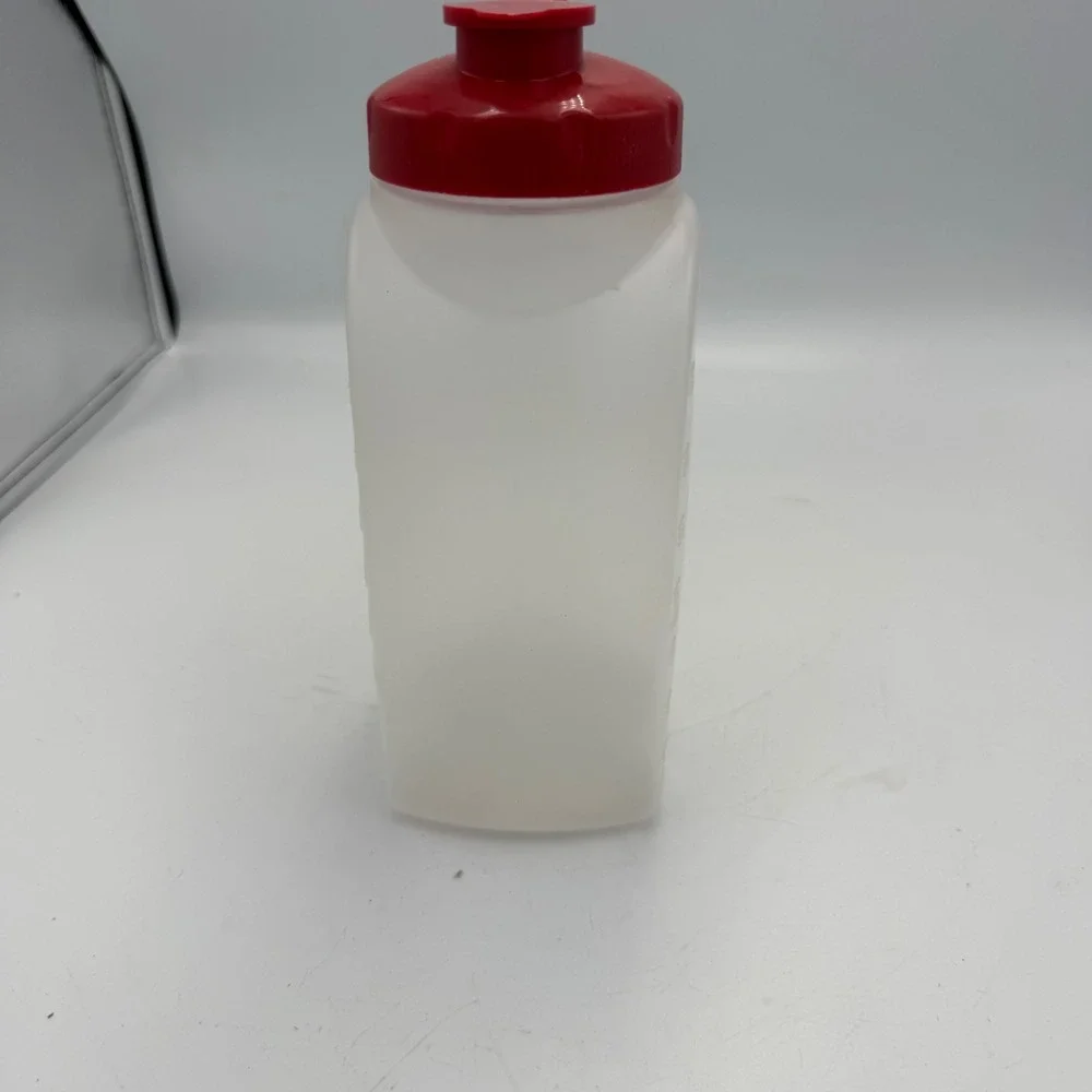 Rubbermaid 32 oz 1 Qt Mixing Bottle Red Flip Top Lid Translucent Made in USA